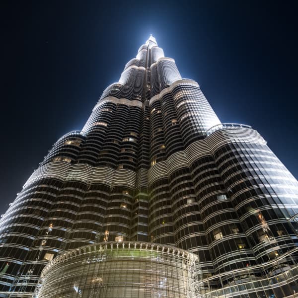 Image of the Burj Khalifa in profile at night