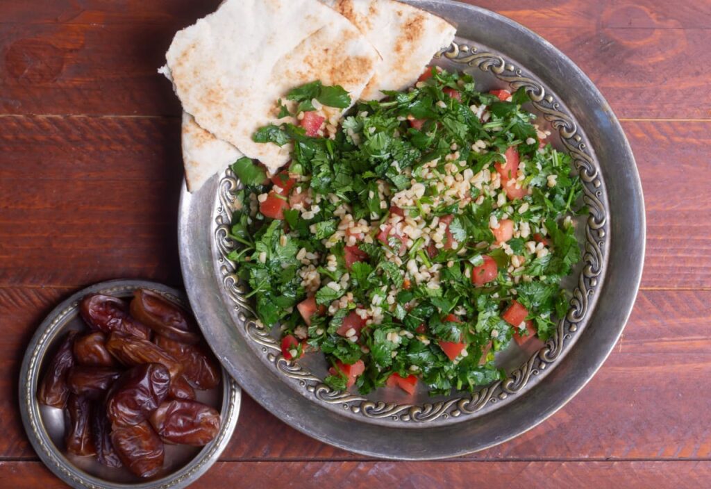 صورة مصغرة جواهر مخفية استمتع بالنكهات الفريدة للسلطات الفلسطينية سلة الصياد