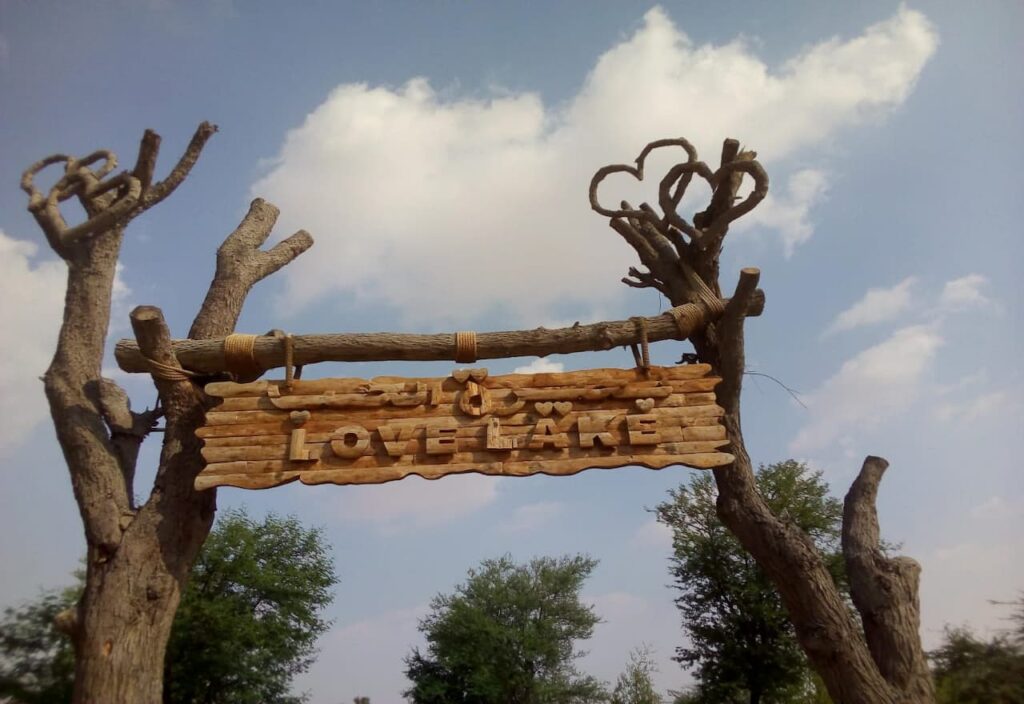 Thumbnail-For-Al-Qudra-Lake-Love-Lake-Sign-By-Sallet Al Sayad
